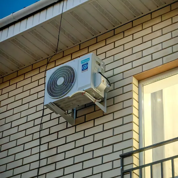 Установка Hisense ZOOM 2.0 DC Inverter в 2 этапа в селе Большая Ельня