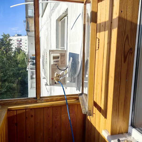 Установили инверторный кондиционер ROYAL CLIMA ARIA DC Inverter на Комсомольской площади