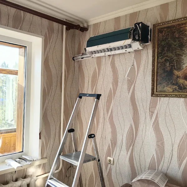 Установили инверторный кондиционер ROYAL CLIMA ARIA DC Inverter на Комсомольской площади